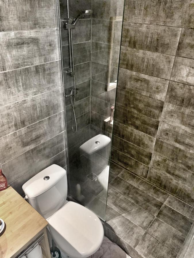 Appartement Duplex Climatise Avec Wi-Fi - Plage Pointe Marin A Pieds, Recemment Renove 생트안느 외부 사진