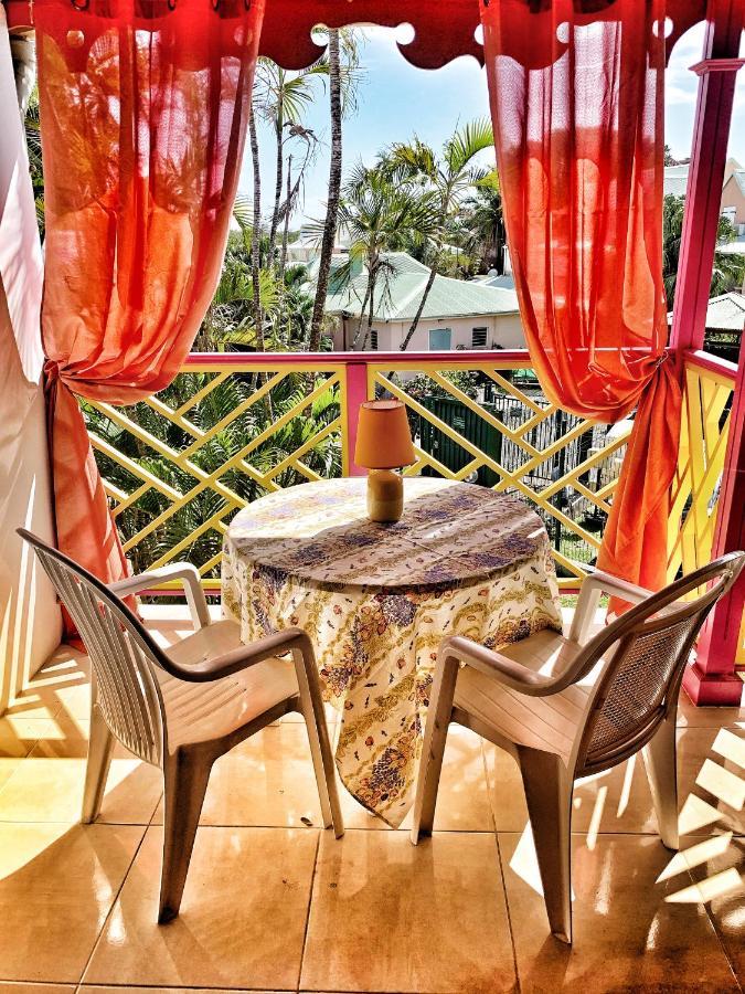 Appartement Duplex Climatise Avec Wi-Fi - Plage Pointe Marin A Pieds, Recemment Renove 생트안느 외부 사진