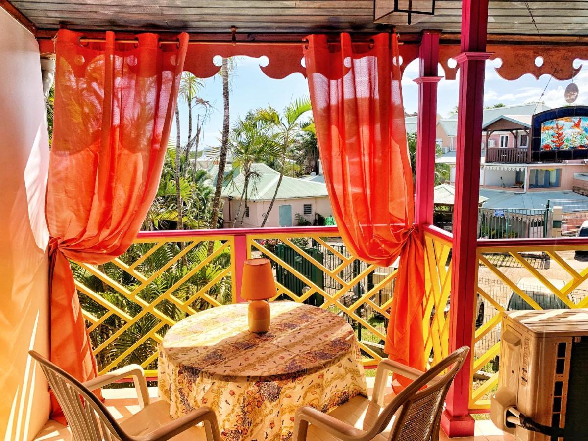 Appartement Duplex Climatise Avec Wi-Fi - Plage Pointe Marin A Pieds, Recemment Renove 생트안느 외부 사진